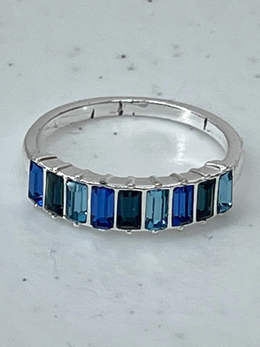 Fashion silver tone blue ombre stones ring